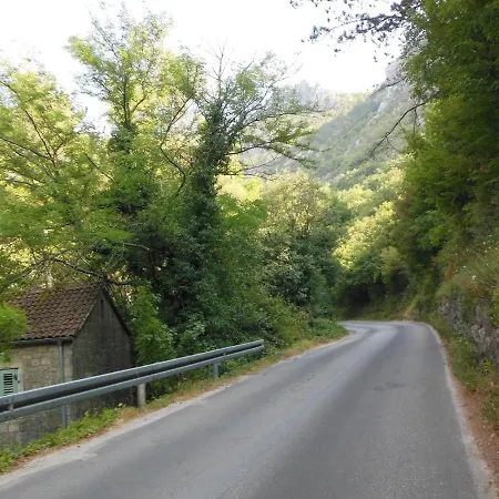 Mini Stone House Domek alpejski Omiš