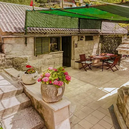 Chalet Mini Stone House *