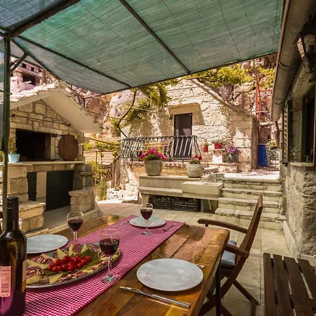 Mini Stone House *