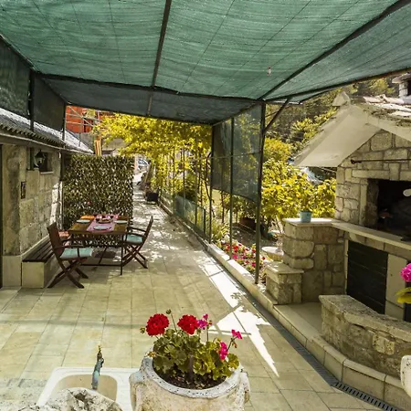 Mini Stone House * Omis