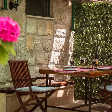 Mini Stone House Alpstuga *